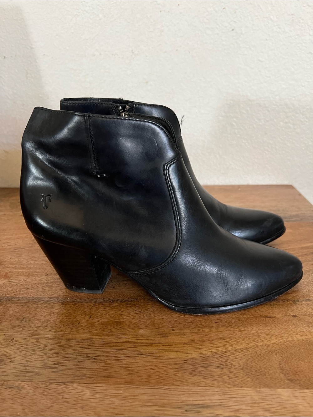 Frye Jennifer Black Leather Ankle Boots Women’s Size 8.5 M